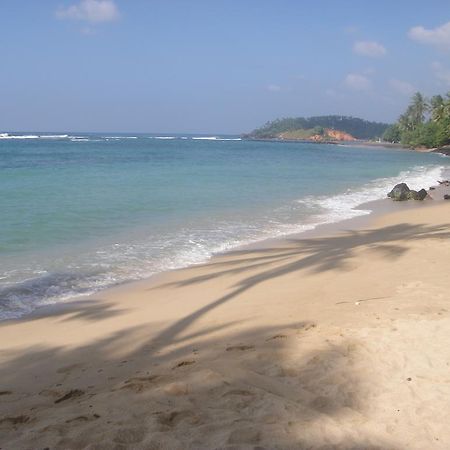 Sunray Rest - Beach View Homestay Mirissa Kültér fotó
