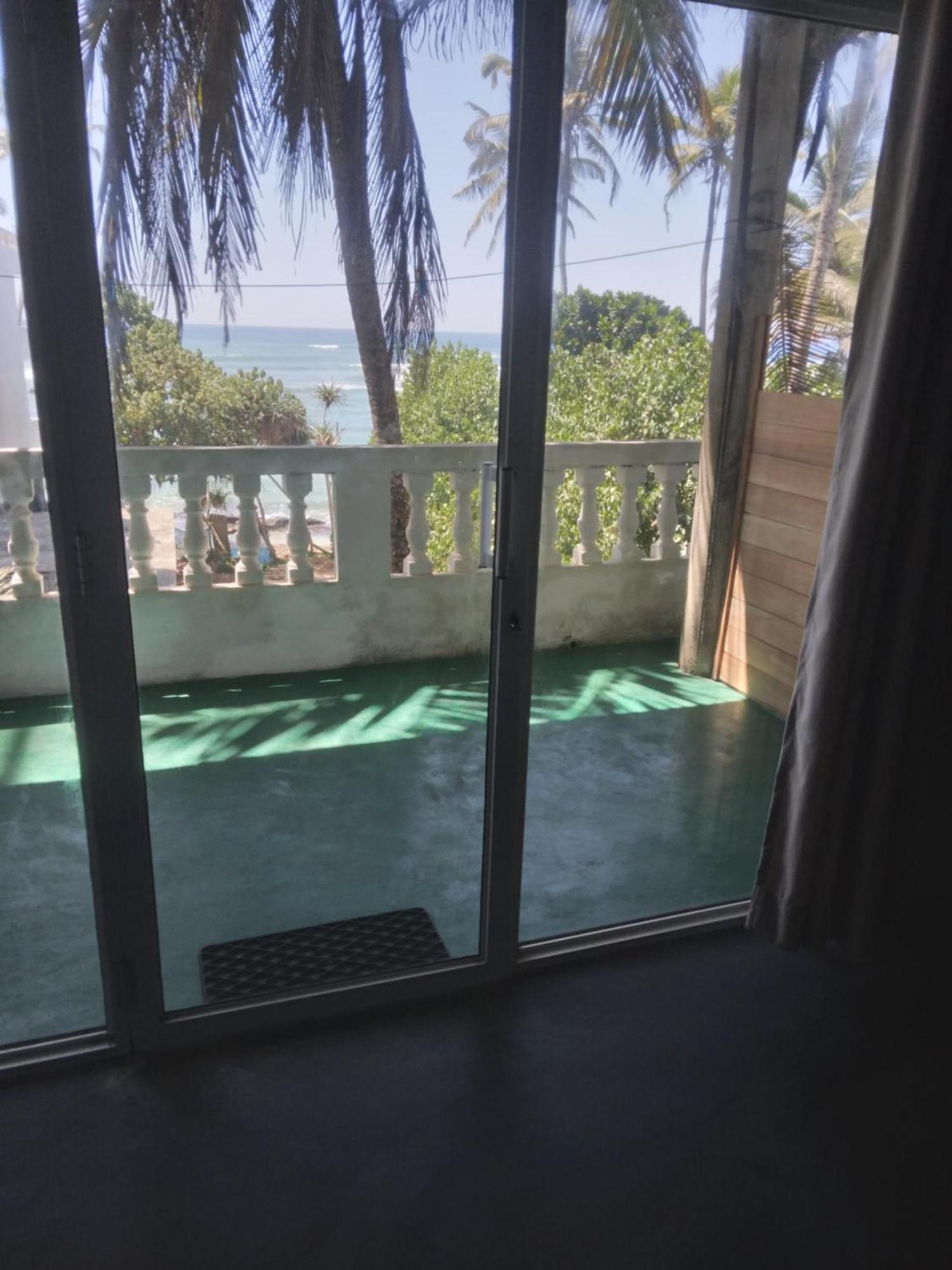 Sunray Rest - Beach View Homestay Mirissa Kültér fotó
