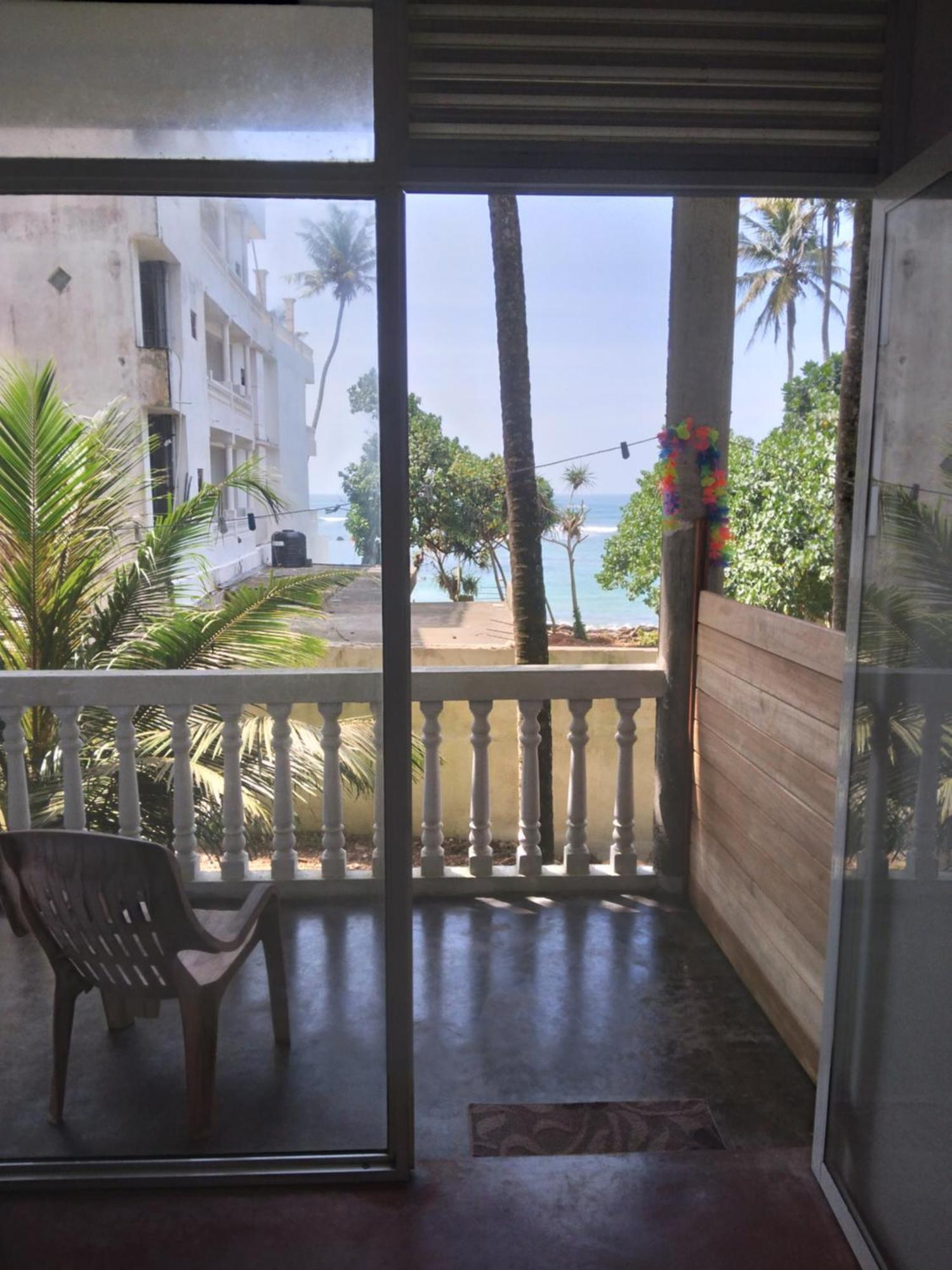 Sunray Rest - Beach View Homestay Mirissa Kültér fotó