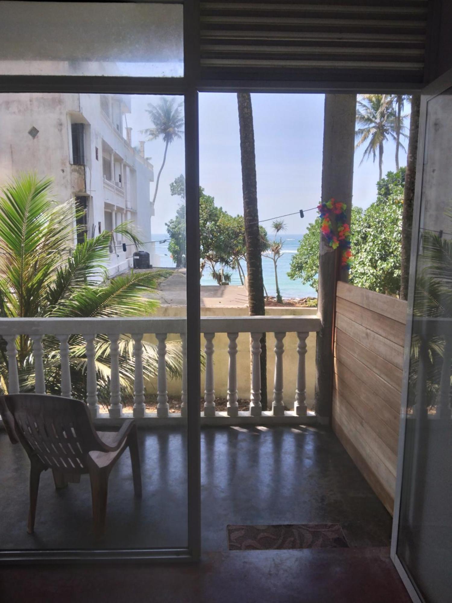 Sunray Rest - Beach View Homestay Mirissa Kültér fotó