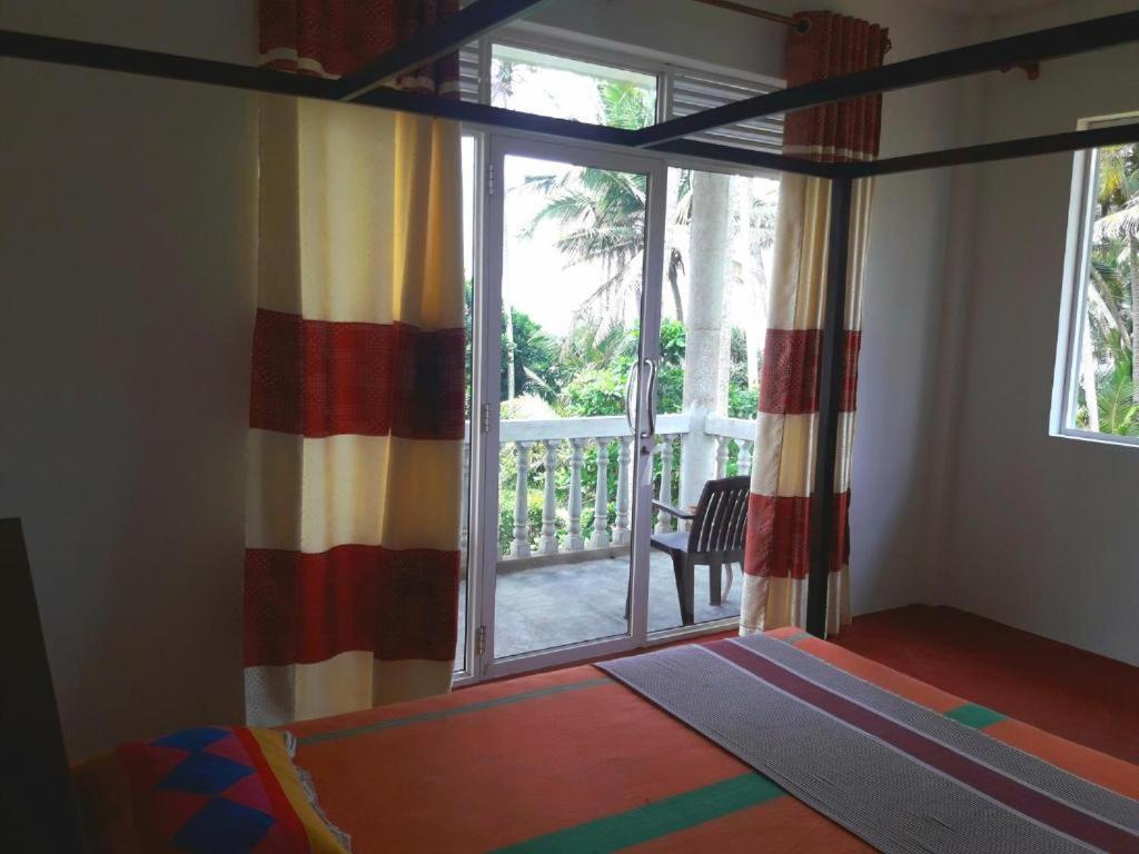 Sunray Rest - Beach View Homestay Mirissa Kültér fotó