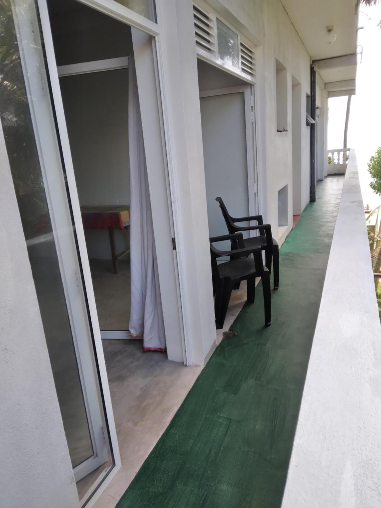 Sunray Rest - Beach View Homestay Mirissa Kültér fotó