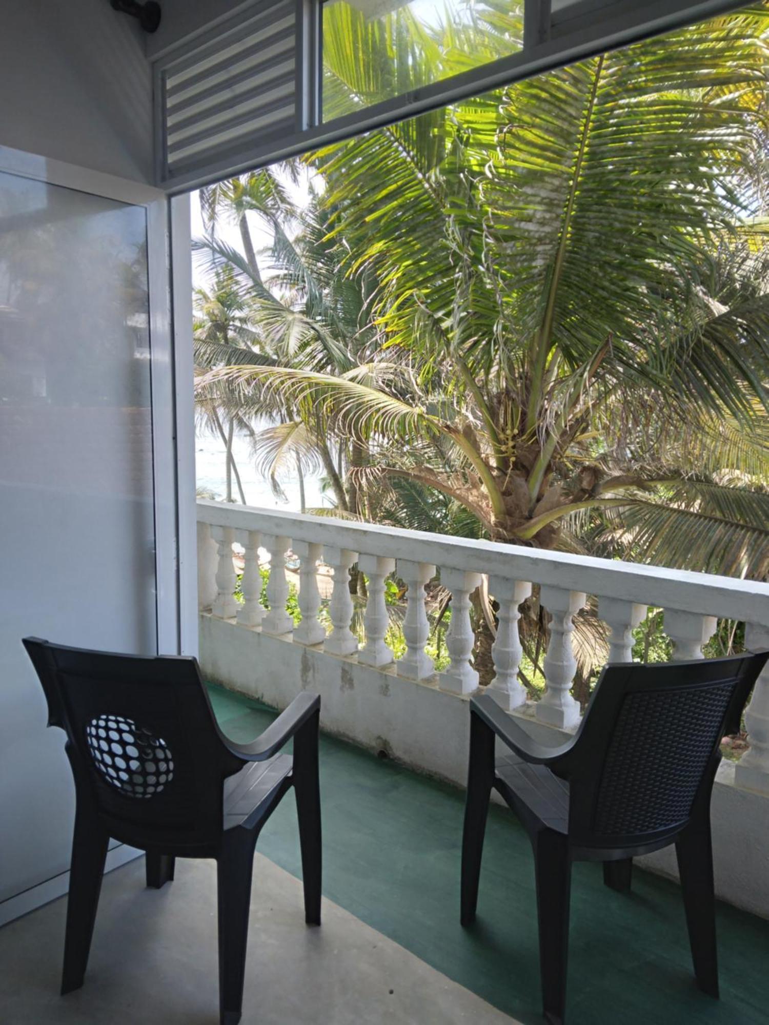 Sunray Rest - Beach View Homestay Mirissa Kültér fotó