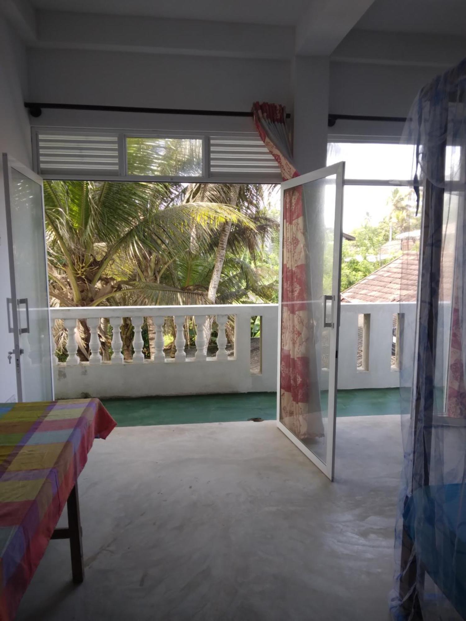 Sunray Rest - Beach View Homestay Mirissa Kültér fotó
