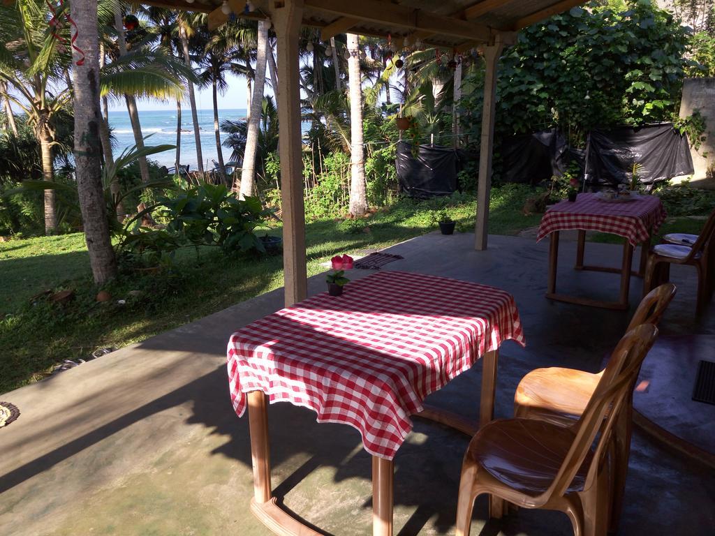 Sunray Rest - Beach View Homestay Mirissa Kültér fotó