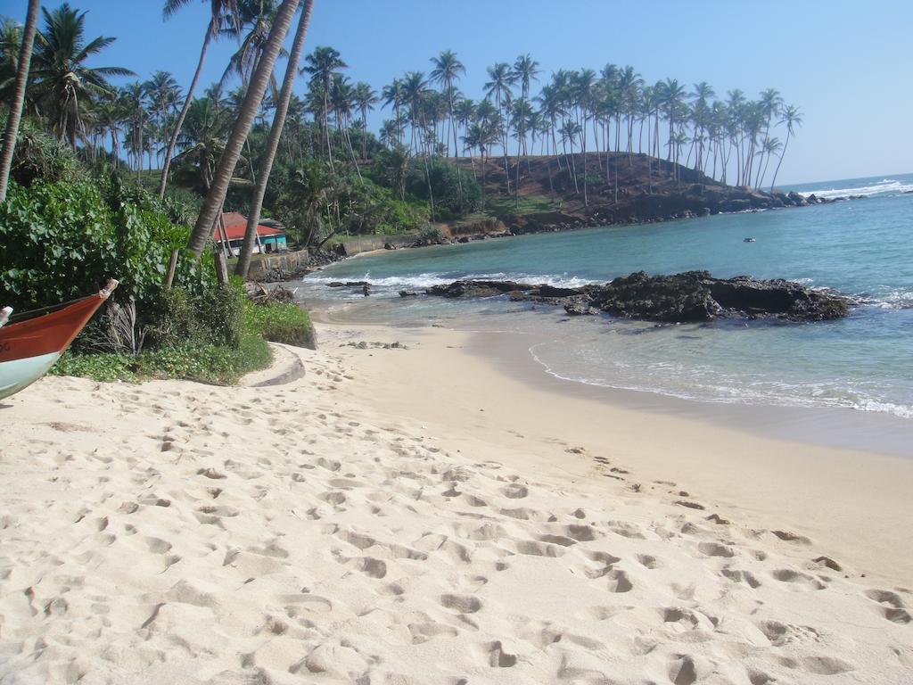 Sunray Rest - Beach View Homestay Mirissa Kültér fotó
