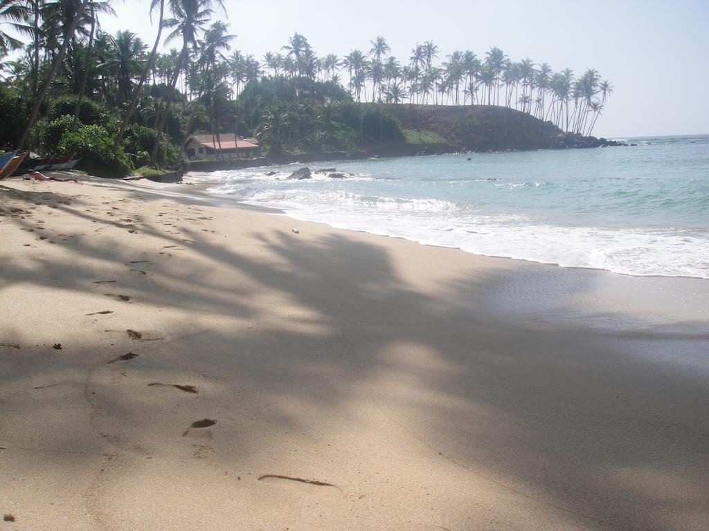 Sunray Rest - Beach View Homestay Mirissa Kültér fotó