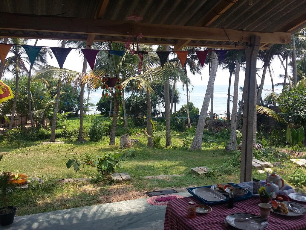 Sunray Rest - Beach View Homestay Mirissa Kültér fotó
