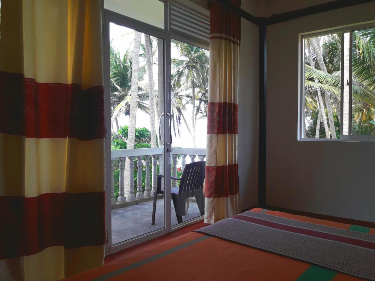 Sunray Rest - Beach View Homestay Mirissa Kültér fotó